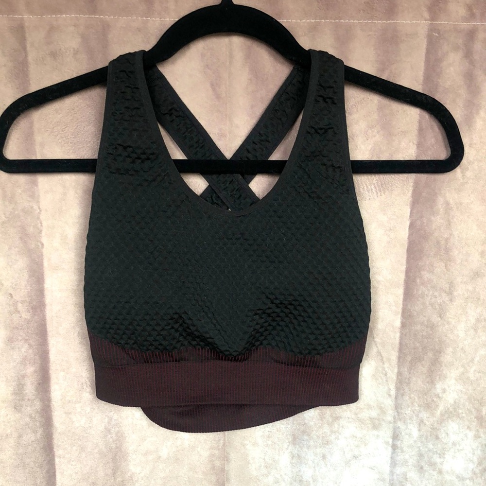 Small shein sports bra w/ crisscross back